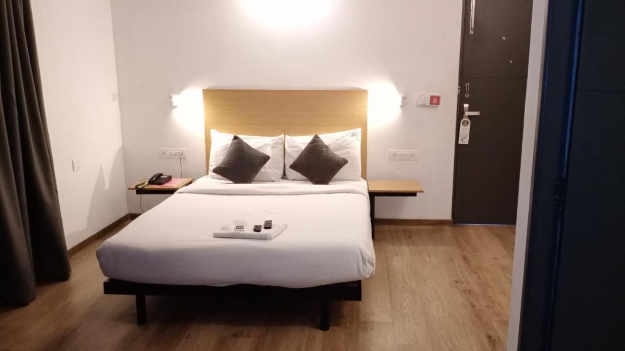 Hotel Amrita チェンナイ エクステリア 写真