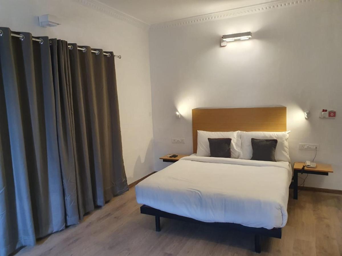 Hotel Amrita チェンナイ エクステリア 写真